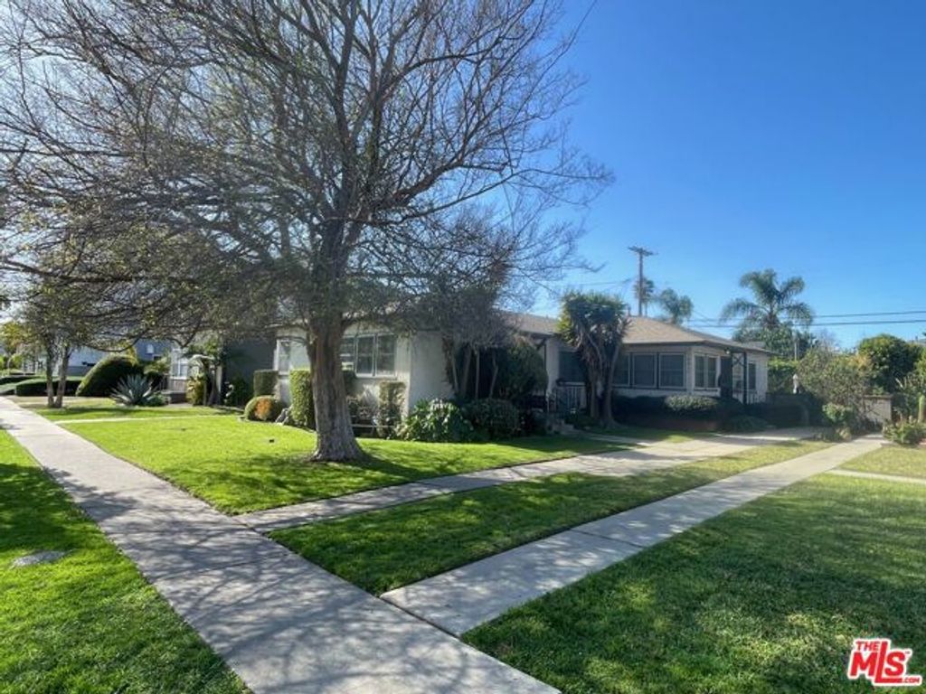 8815 Reading Avenue, Los Angeles, CA 90045