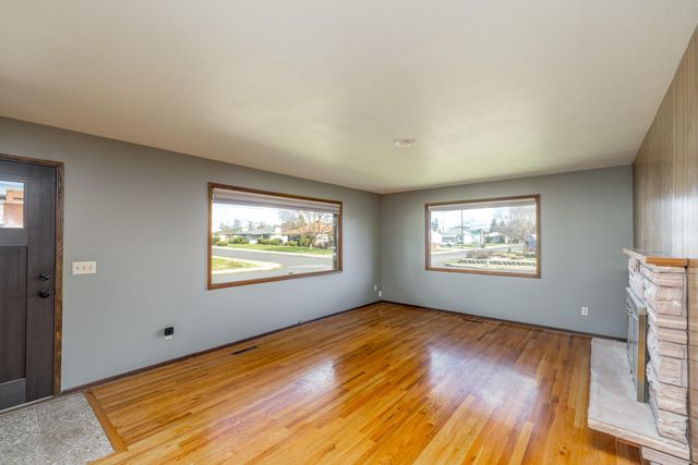 337 W Wabash Ave, Spokane, WA 99205