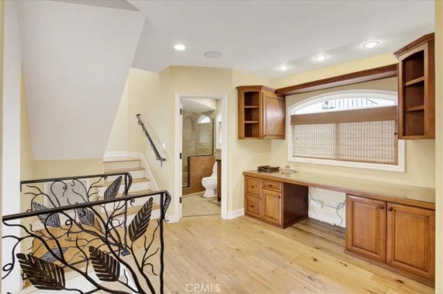 5580 E Saint Irmo Walk, Long Beach, CA 90803