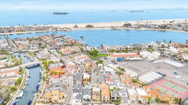 5580 E Saint Irmo Walk, Long Beach, CA 90803