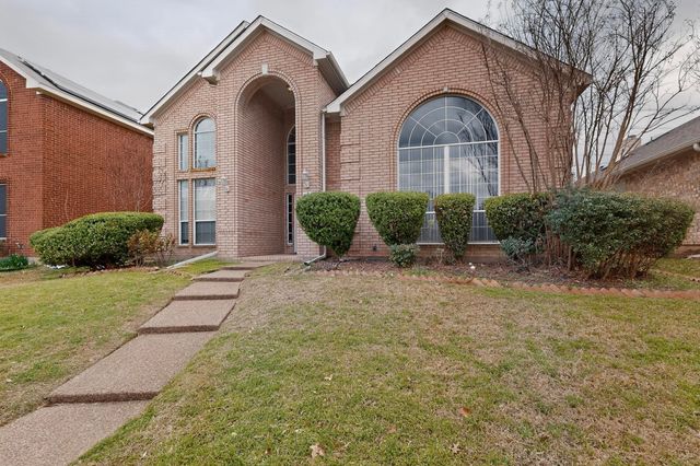 875 San Jacinto Drive, Grand Prairie, TX 75052