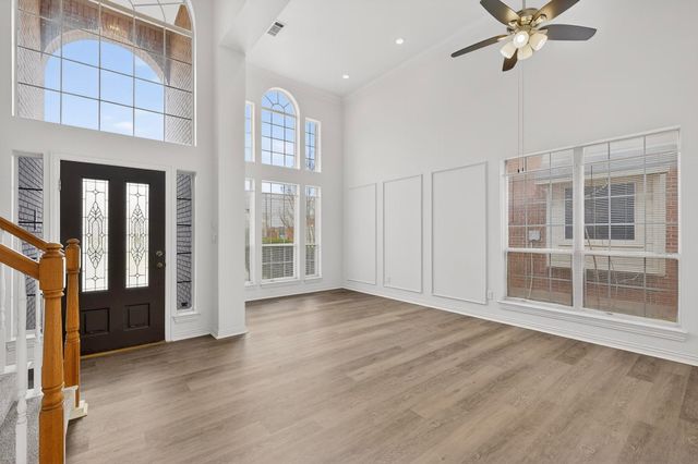 875 San Jacinto Drive, Grand Prairie, TX 75052