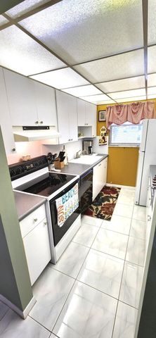 1042 NORTH Drive D, Delray Beach, FL 33445