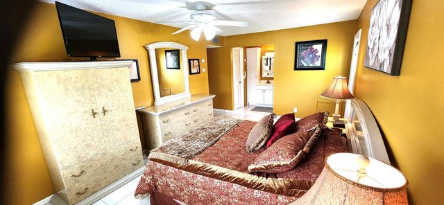 1042 NORTH Drive D, Delray Beach, FL 33445