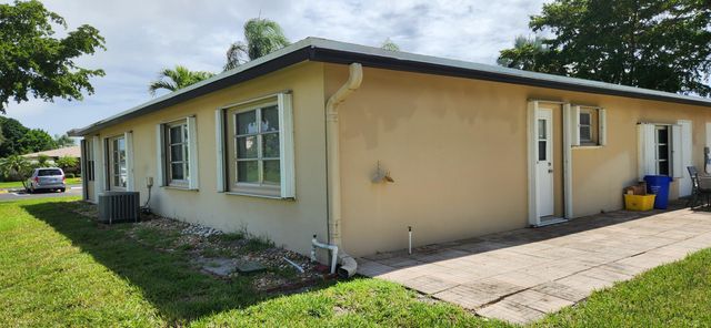 1042 NORTH Drive D, Delray Beach, FL 33445