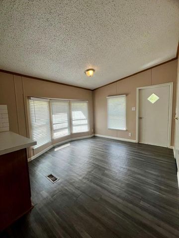 150 Oak Forest DR, Cedar Creek, TX 78612