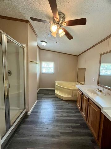 150 Oak Forest DR, Cedar Creek, TX 78612