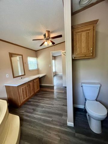 150 Oak Forest DR, Cedar Creek, TX 78612
