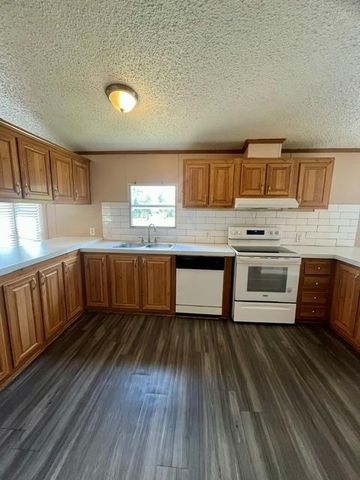 150 Oak Forest DR, Cedar Creek, TX 78612
