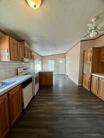 150 Oak Forest DR, Cedar Creek, TX 78612