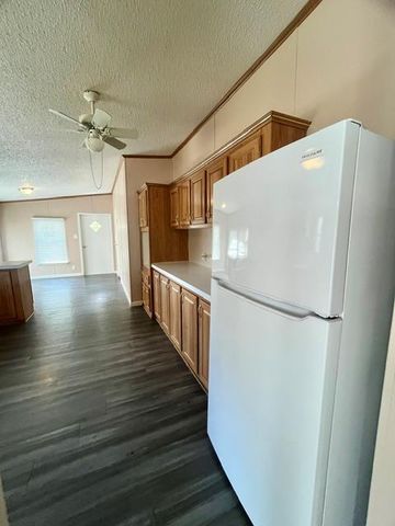 150 Oak Forest DR, Cedar Creek, TX 78612