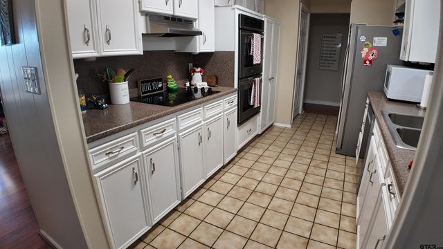 1368 W Hideaway Ln., Hideaway, TX 75771