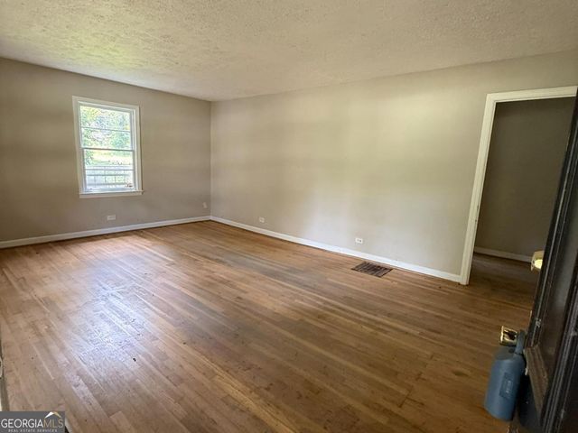 7205 Lakeview Drive SW, Covington, GA 30014