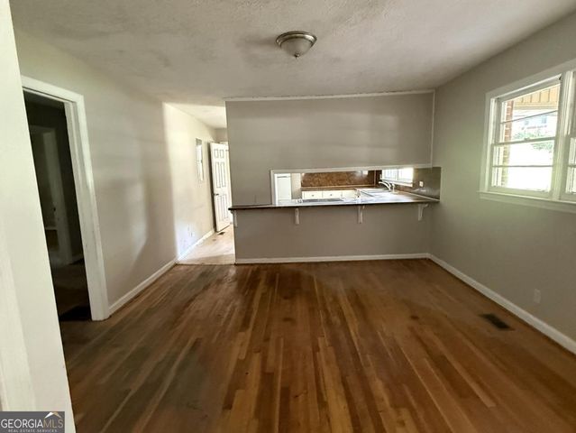 7205 Lakeview Drive SW, Covington, GA 30014