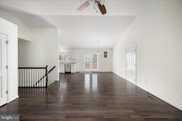 25 DEER TRAIL RD, Front Royal, VA 22630