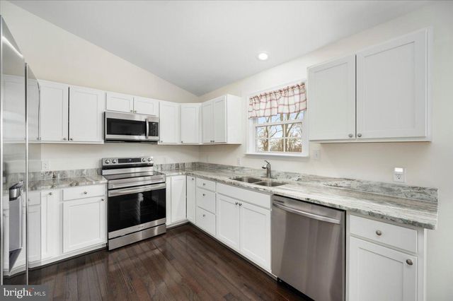 25 DEER TRAIL RD, Front Royal, VA 22630