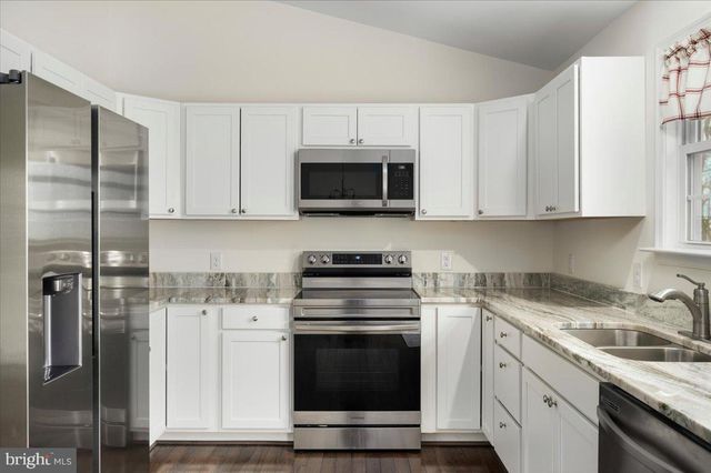 25 DEER TRAIL RD, Front Royal, VA 22630