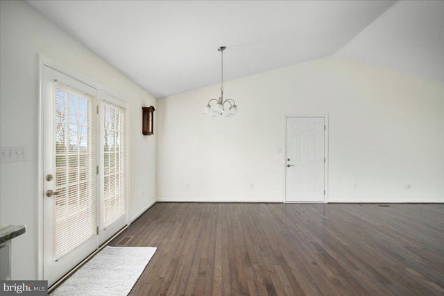 25 DEER TRAIL RD, Front Royal, VA 22630