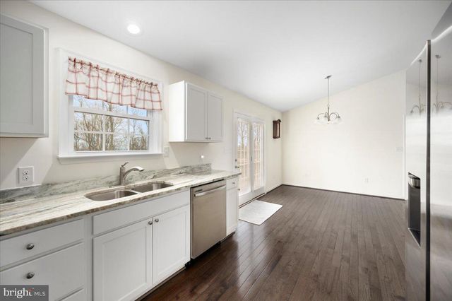 25 DEER TRAIL RD, Front Royal, VA 22630