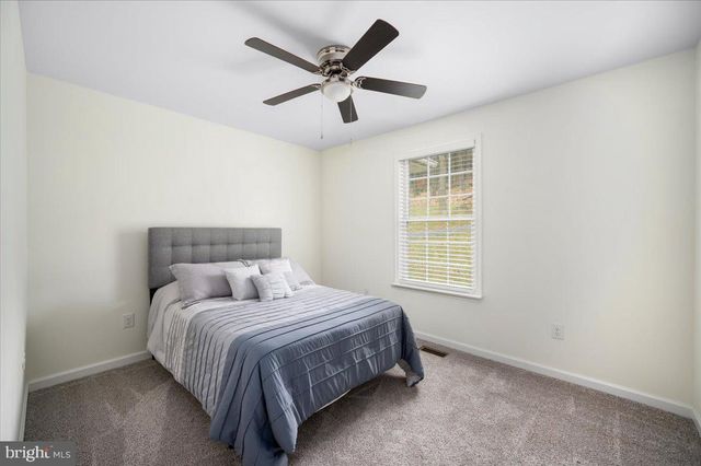 25 DEER TRAIL RD, Front Royal, VA 22630