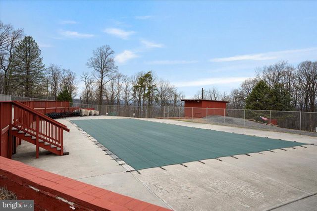 25 DEER TRAIL RD, Front Royal, VA 22630