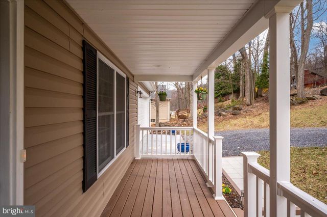 25 DEER TRAIL RD, Front Royal, VA 22630