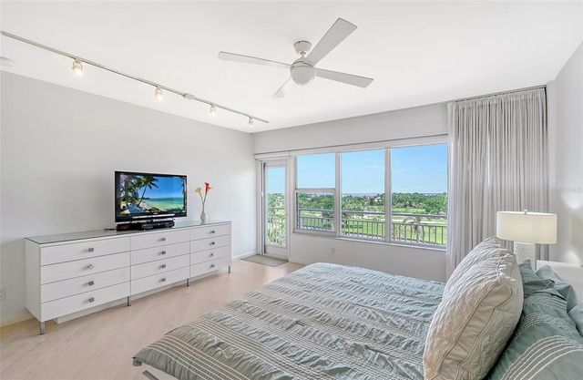 603 LONGBOAT CLUB ROAD 602N, Longboat Key, FL 34228