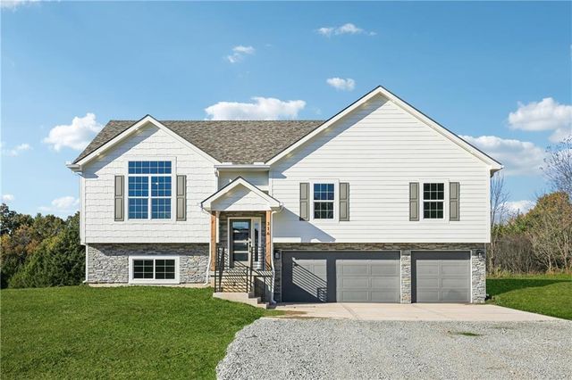 319 NE 51 Road, Warrensburg, MO 64093