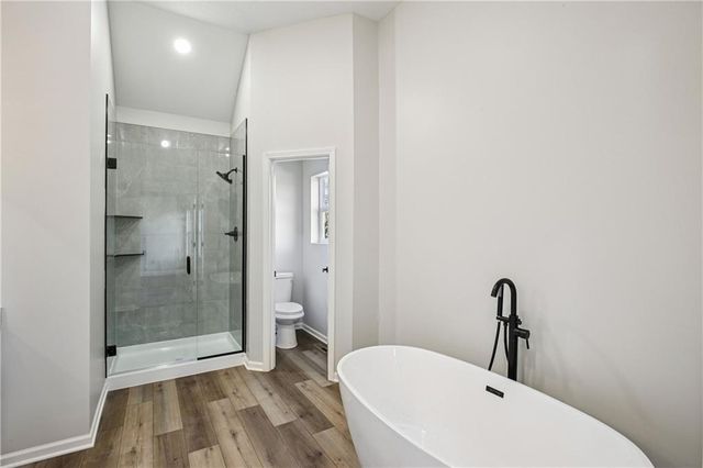 319 NE 51 Road, Warrensburg, MO 64093