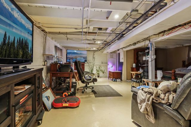 1615 S 20th Avenue, Maywood, IL 60153