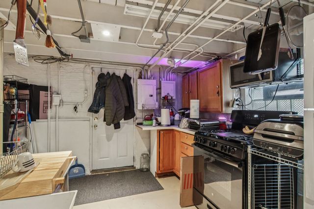 1615 S 20th Avenue, Maywood, IL 60153