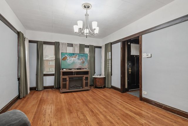 1615 S 20th Avenue, Maywood, IL 60153