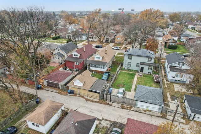 1615 S 20th Avenue, Maywood, IL 60153