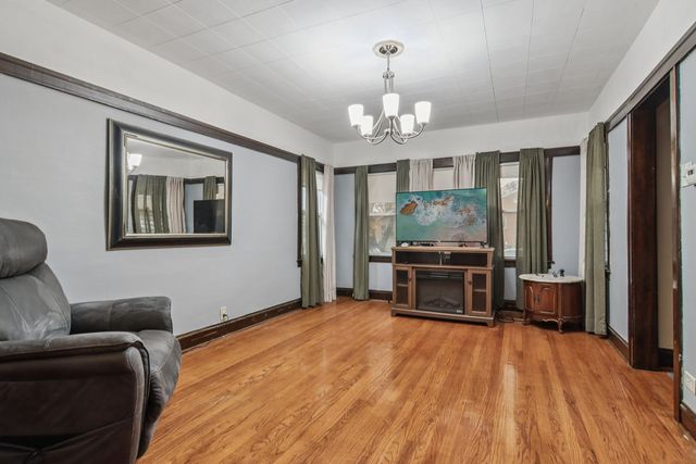 1615 S 20th Avenue, Maywood, IL 60153