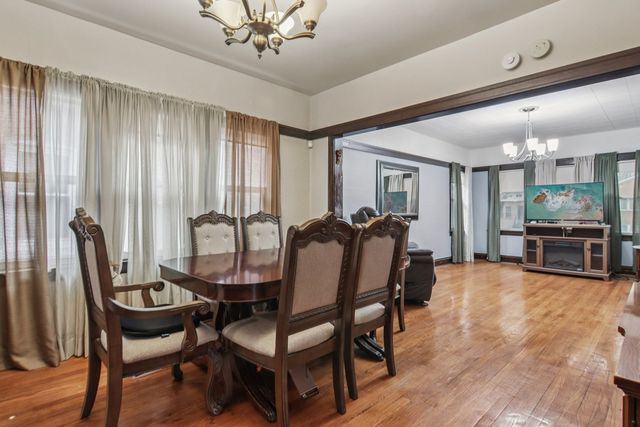 1615 S 20th Avenue, Maywood, IL 60153