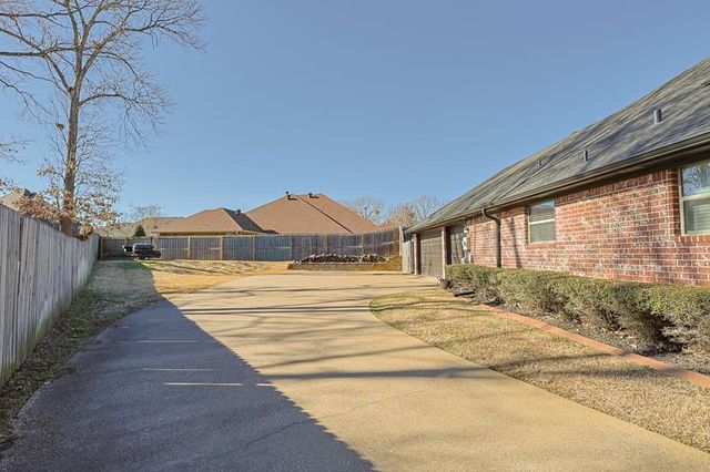 1605 Spyglass, Longview, TX 75605