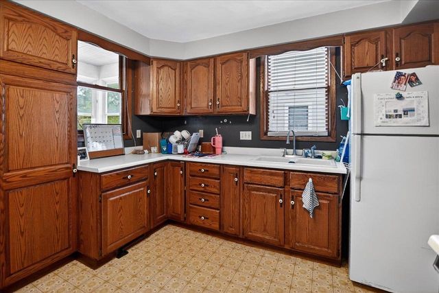 1913 Washington Avenue, Madison, WI 53704