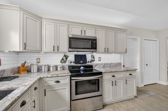 1262 Essex Drive, Wellington, FL 33414