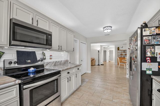 1262 Essex Drive, Wellington, FL 33414