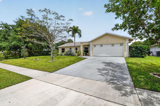 1262 Essex Drive, Wellington, FL 33414