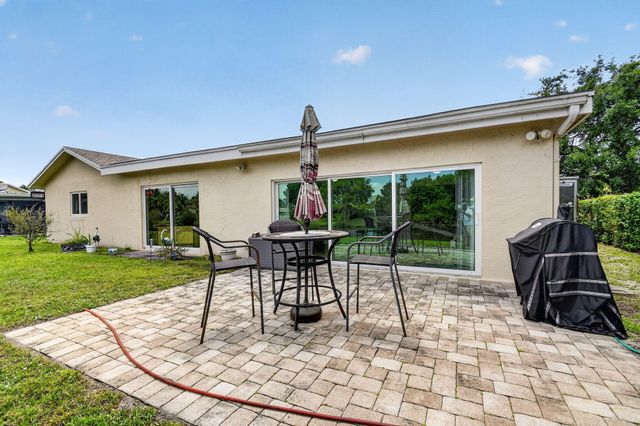 1262 Essex Drive, Wellington, FL 33414