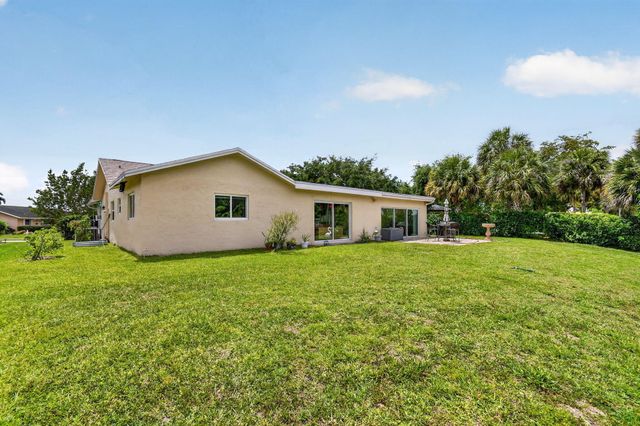 1262 Essex Drive, Wellington, FL 33414