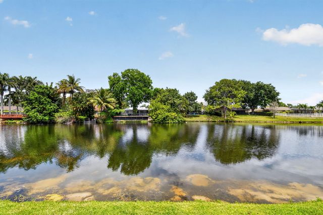 1262 Essex Drive, Wellington, FL 33414
