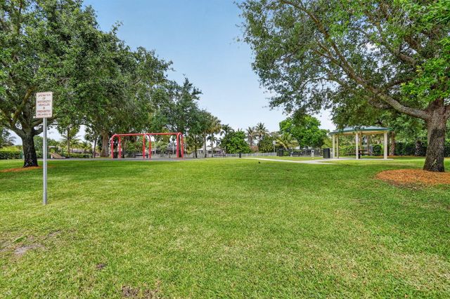 1262 Essex Drive, Wellington, FL 33414