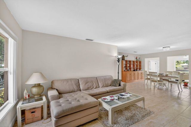 1262 Essex Drive, Wellington, FL 33414
