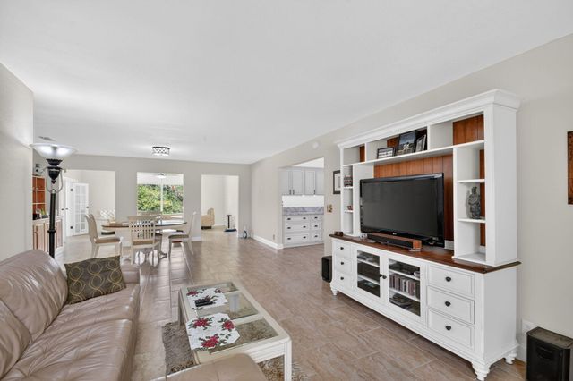 1262 Essex Drive, Wellington, FL 33414