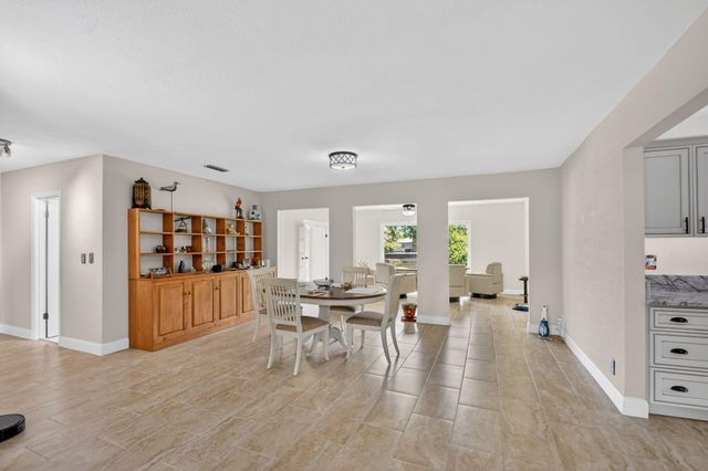 1262 Essex Drive, Wellington, FL 33414