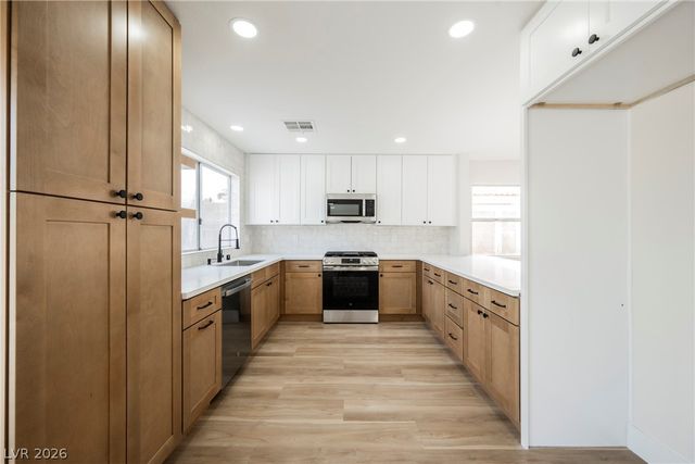 9516 Fox Forest Avenue, Las Vegas, NV 89129