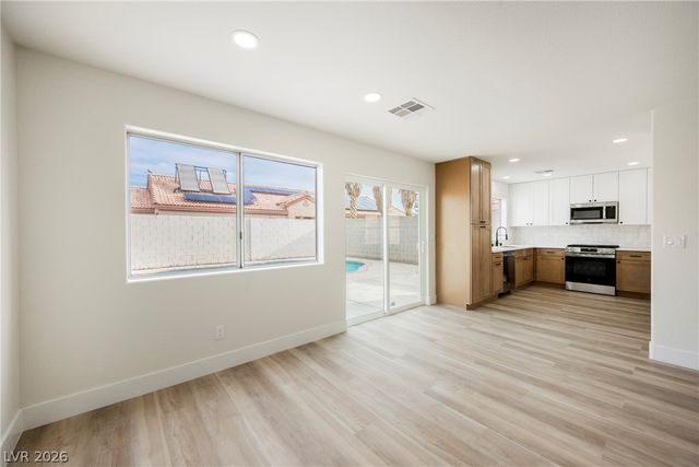 9516 Fox Forest Avenue, Las Vegas, NV 89129