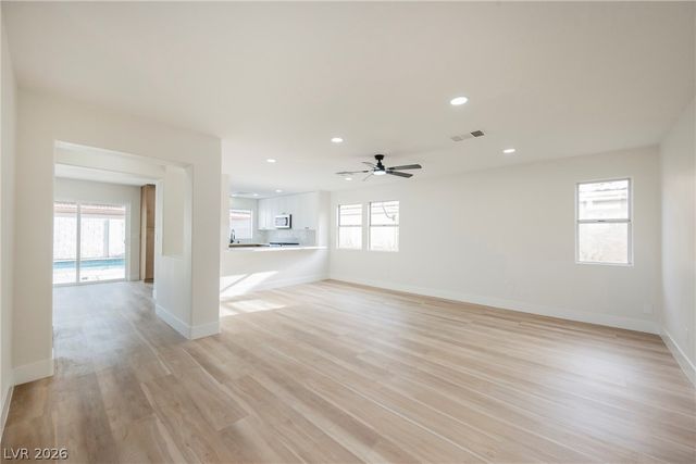 9516 Fox Forest Avenue, Las Vegas, NV 89129